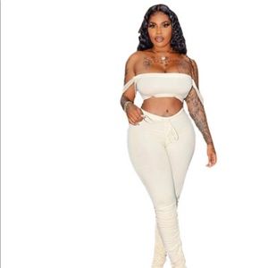 Crop top 2-piece outfit,Color:cream/black Sizes:S,M,L,XL.Material:Stretch